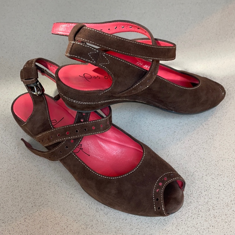 Pod De Rouge from Italy brown suede low heel sling